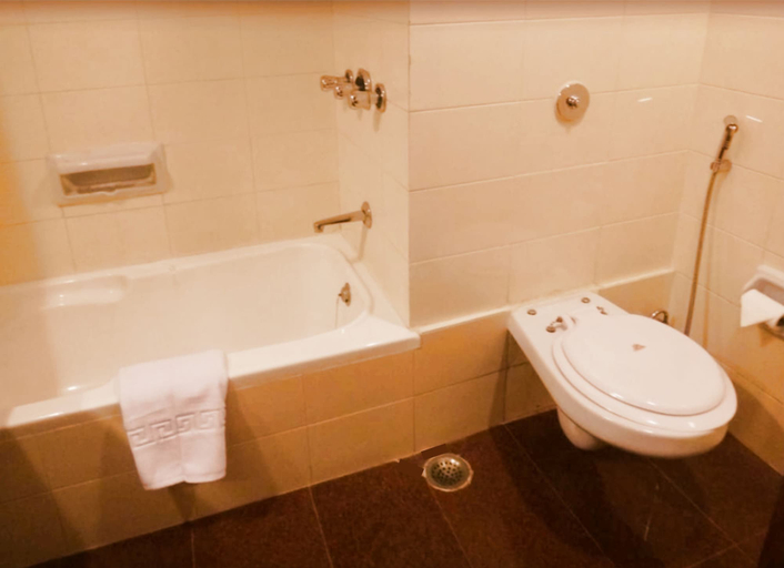 Bathroom 5, Clarks Khajuraho, Chhatarpur