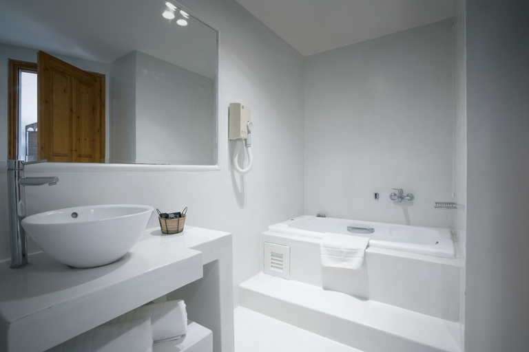 Bathroom 4, Gloria Maris Hotel Suites & Villas, Ionian Islands