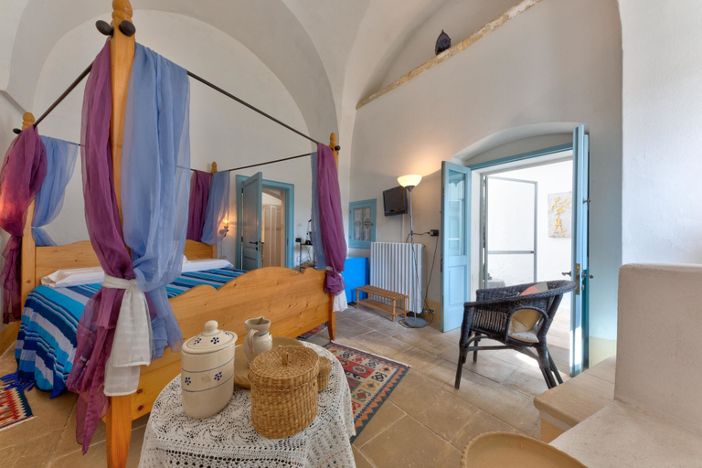 Others 4, Minimasseria in Centro Storico, Lecce