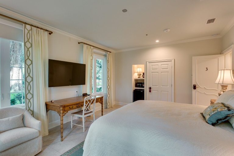 Bedroom 4, Azaleana Manor, Clay