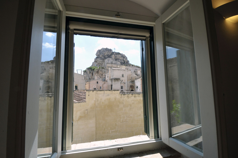 Others 4, Agli Archi Dimore Storiche, Matera