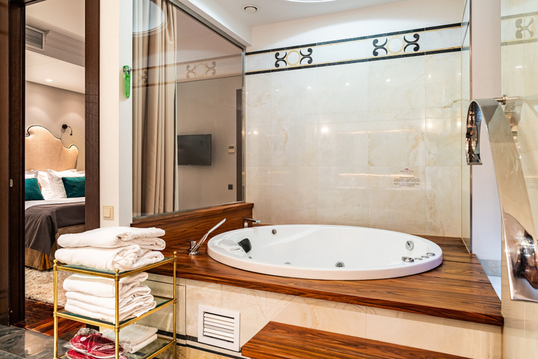 Bathroom 2, Helvetia Hotel, Sankt-Peterburg gorsovet