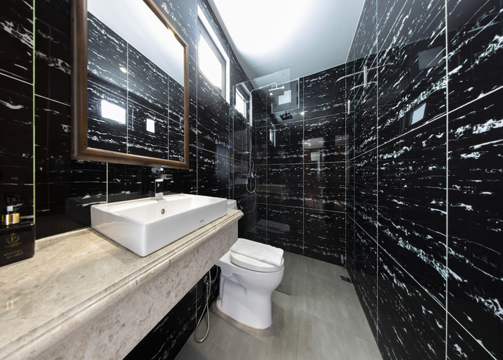 Bathroom 5, Sana Danang Beach Hotel, Da Nang