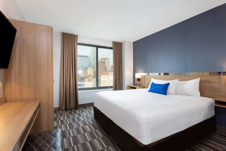 Bedroom 2, Microtel Inn by Wyndham Long Island City, New York