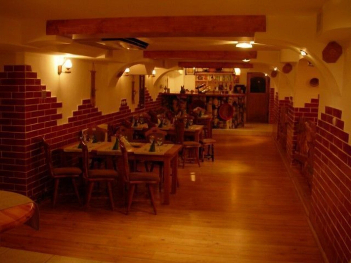 Food & Drinks 5, Apollo Central, Sibiu