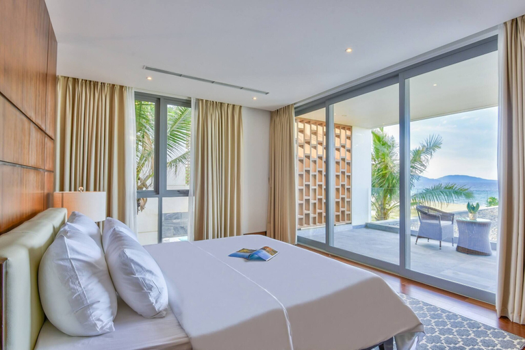 Bedroom 5, Stunning Beachfront 6br Villa W Largest Pool, Da Nang
