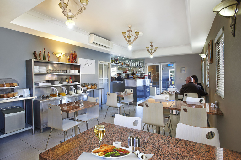 Food & Drinks 5, Comfort Inn & Suites Burwood, Burwood