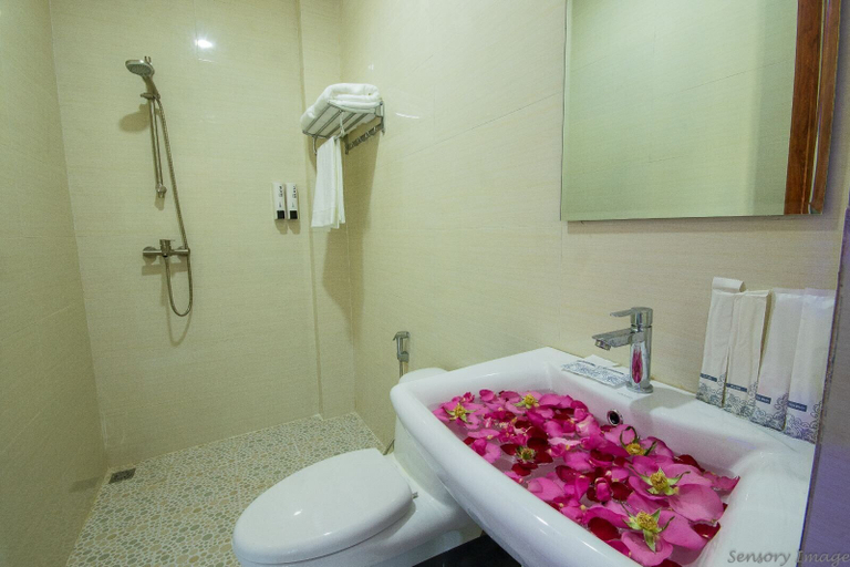Bathroom, SKY Lodge Ngapali, Thandwe