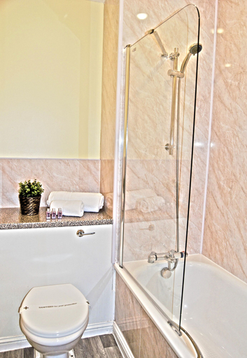 Bathroom 3, The Bridge of Cally Hotel, Perthshire and Kinross