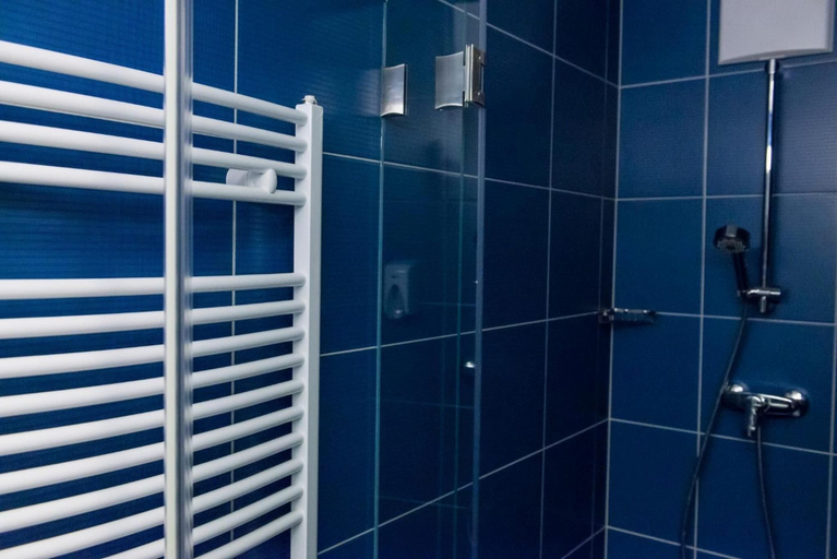 Bathroom 4, Alsóörs Marina Hotel, Balatonalmádi
