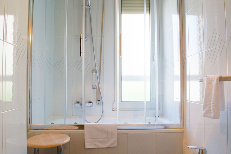 Bathroom 5, Crisol Almirante Bonifaz, Burgos