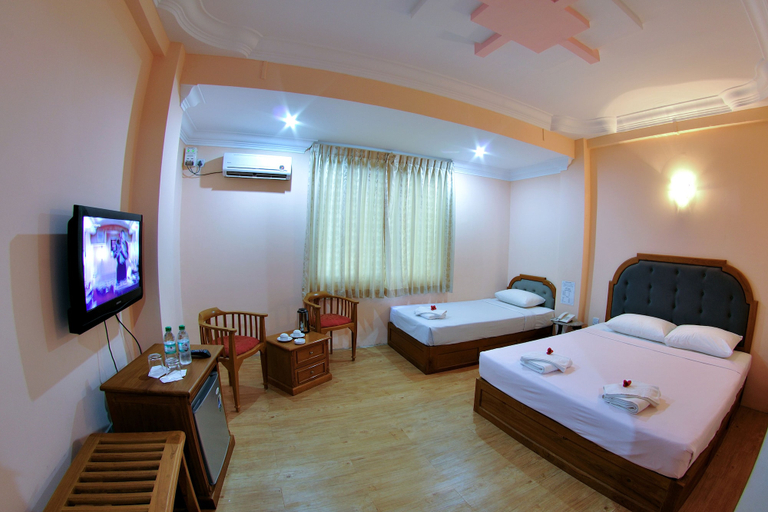 Bedroom 3, Hotel Glory, Yangon