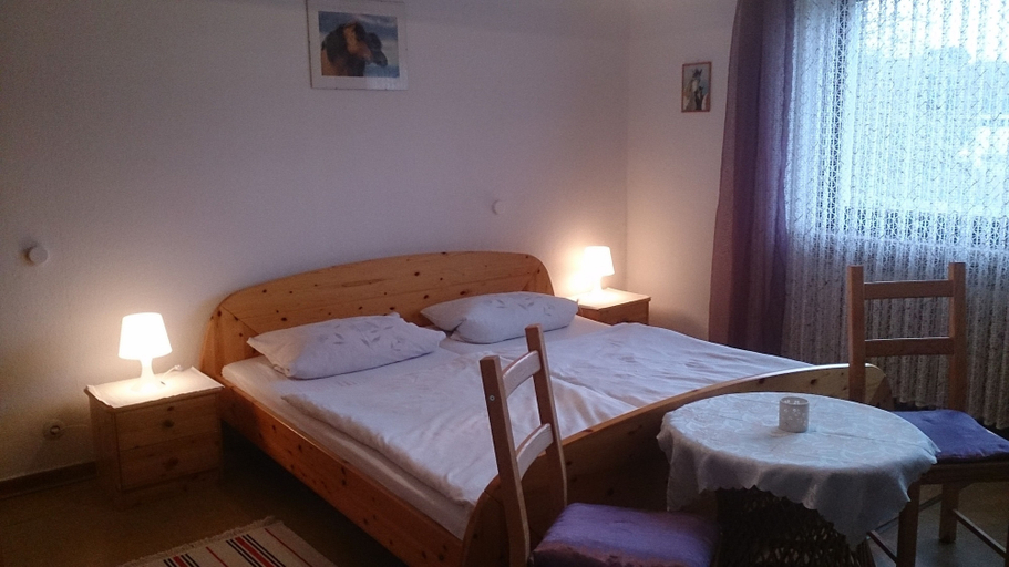 Bedroom 4, Gästehaus Burgwald-Trekking, Marburg-Biedenkopf