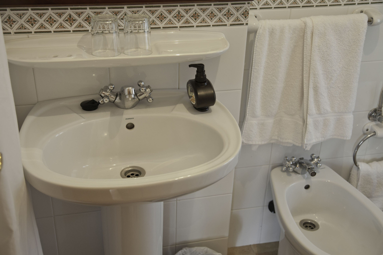 Bathroom 4, Casa de Turismo Rural Os Petroglifos, A Coruña