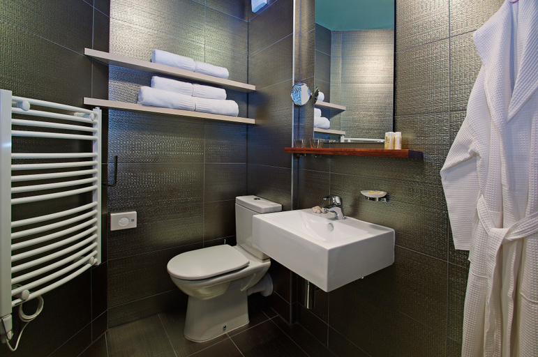 Bathroom 4, Boutique Hotel Bol, Bol