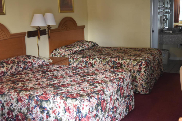 Bedroom 4, Star Inn Biloxi, Harrison