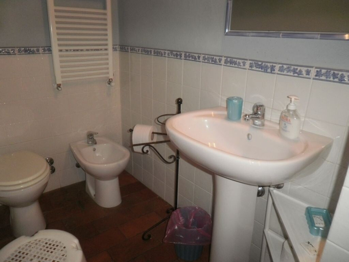 Bathroom 3, Angelini dal 1911, Lucca