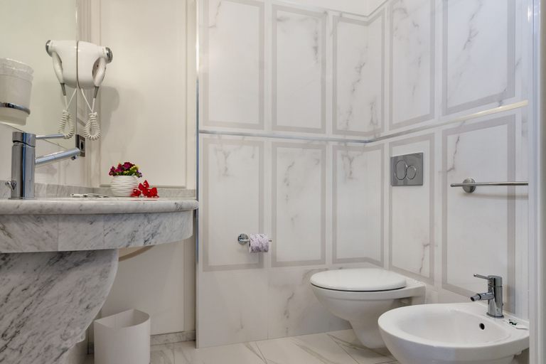 Bathroom 4, Hotel Luna Lido, Lecce