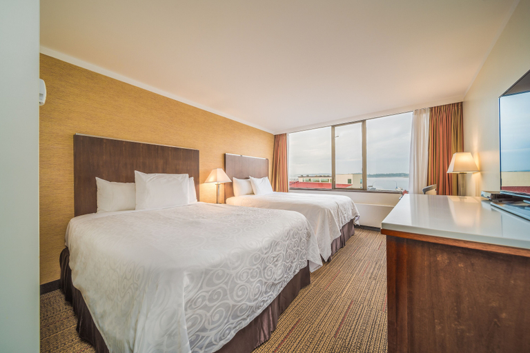 Bedroom 3, Coast Discovery Inn, Comox-Strathcona
