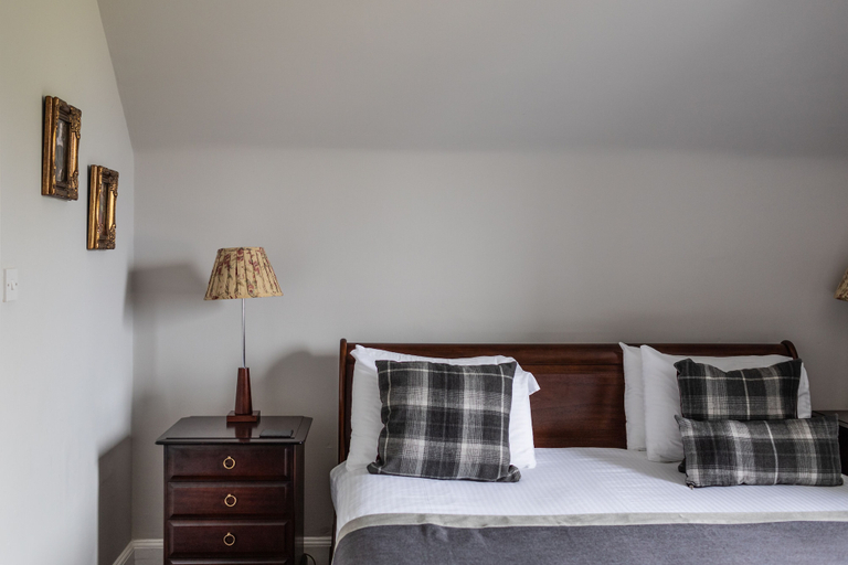 Bedroom 3, Whitebridge Hotel, Highland