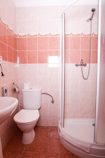 Bathroom 3, Hotel Marie Luisa, Praha 19