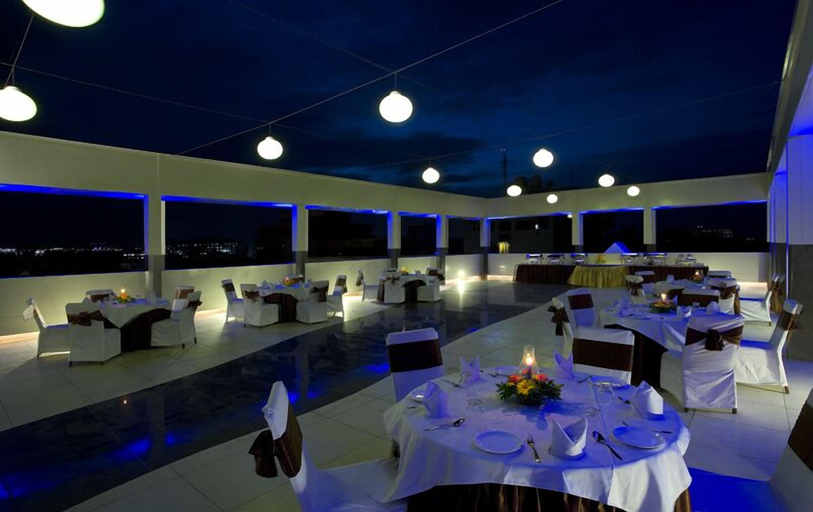 Food & Drinks 5, Kapila Business Hotel, Pune