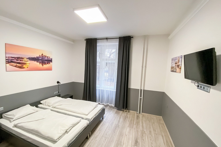 Bedroom 3, Dominik Panzio, Budapesti