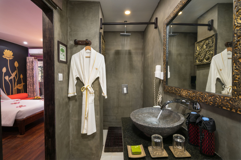 Bathroom 5, Golden Temple Hotel, Siem Reap