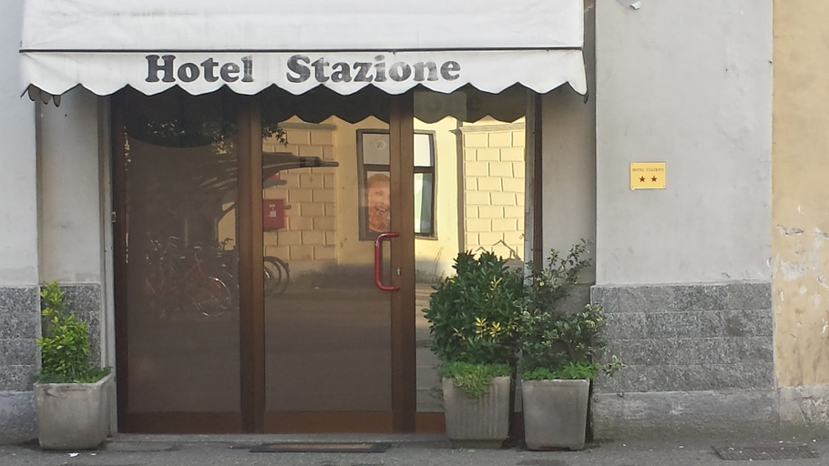 Exterior & Views 2, Stazione, Novara
