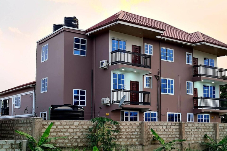 Exterior & Views 2, Comfy & Cozy Hideout ~ Close to Highway ~parking, Tema