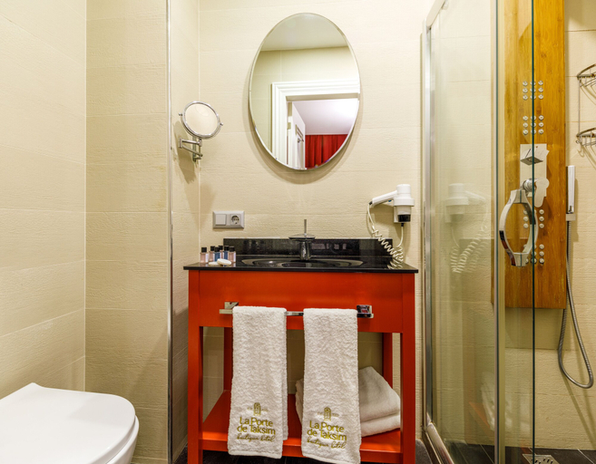 Bathroom 5, La Porte de Taksim, Beyoğlu