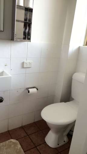 Bathroom 4, Gold Coast Backpackers - Hostel, Gold Coast
