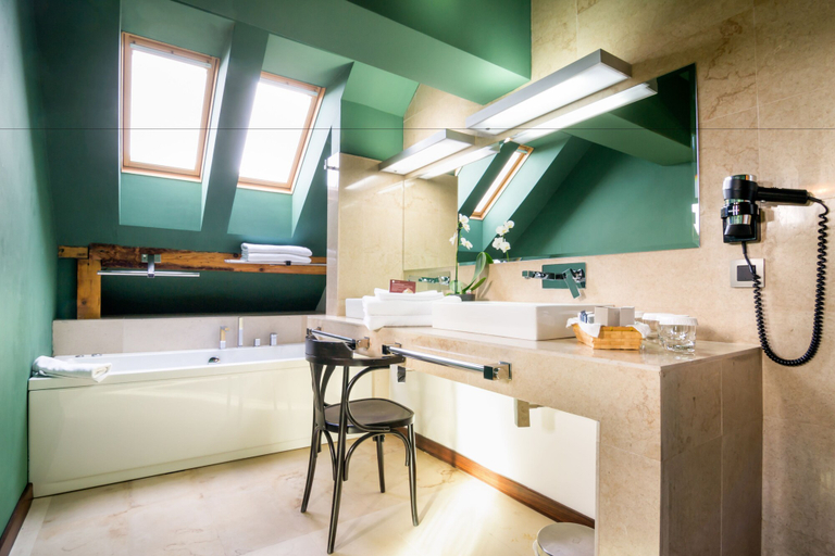 Bathroom 5, Hotel Orizont, Predeal