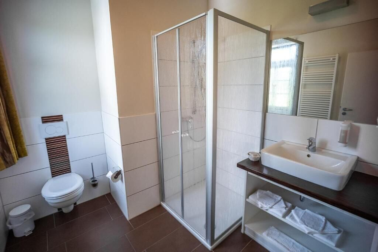 Bathroom 5, Domäne am See, Rhein-Hunsrück-Kreis