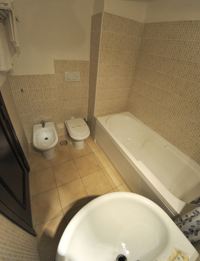 Bathroom 2, Mediterraneo Suisse, Rome