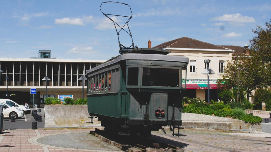 Exterior & Views 2, Hôtel du Tramway, Aisne