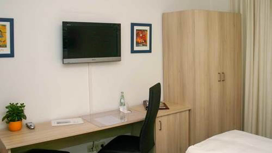 Bedroom 3, Hotel Occam, München