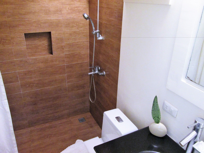 Bathroom 4, Apple Tree Resort and Hotel, Opol