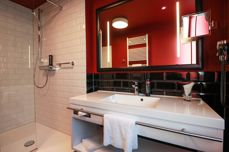 Bathroom 5, Hotel Haverkamp, Bremerhaven