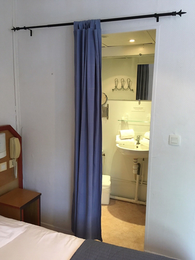 Bedroom 3, Hostellerie de la Source, Bouches-du-Rhône