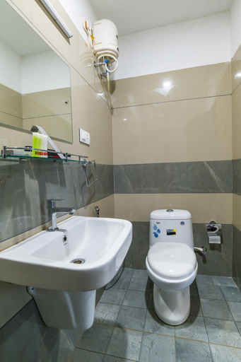 Bathroom 4, Warmth Lake Haven, Alappuzha