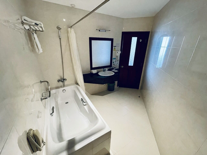 Bathroom 4, Saigon Phu Yen Hotel, Tuy Hoa