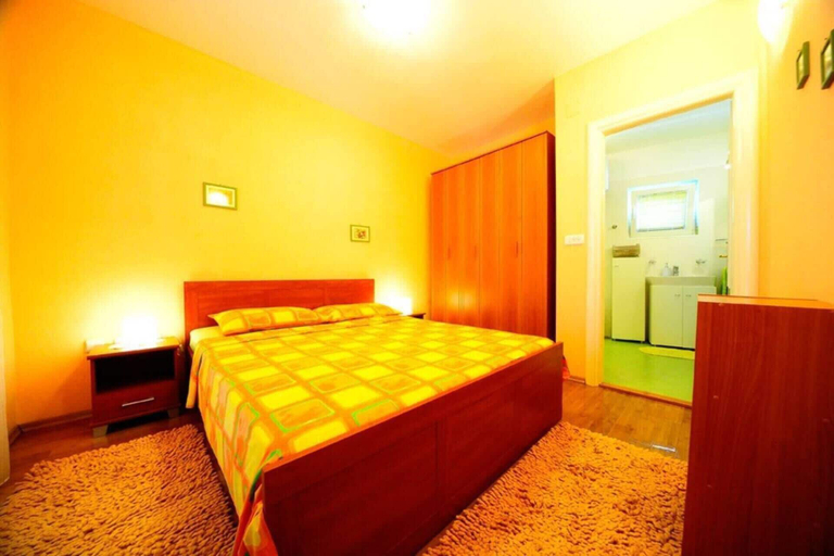 Bedroom 3, 4 Bed Villa Sleeps 9 - Pool, Pets, Garden, Parking, Supetar
