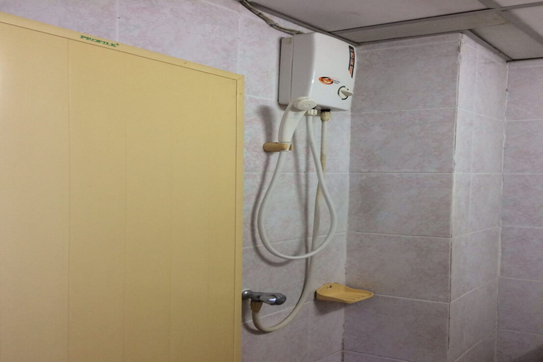 Bathroom 3, Win Bangna Hotel, Bang Na