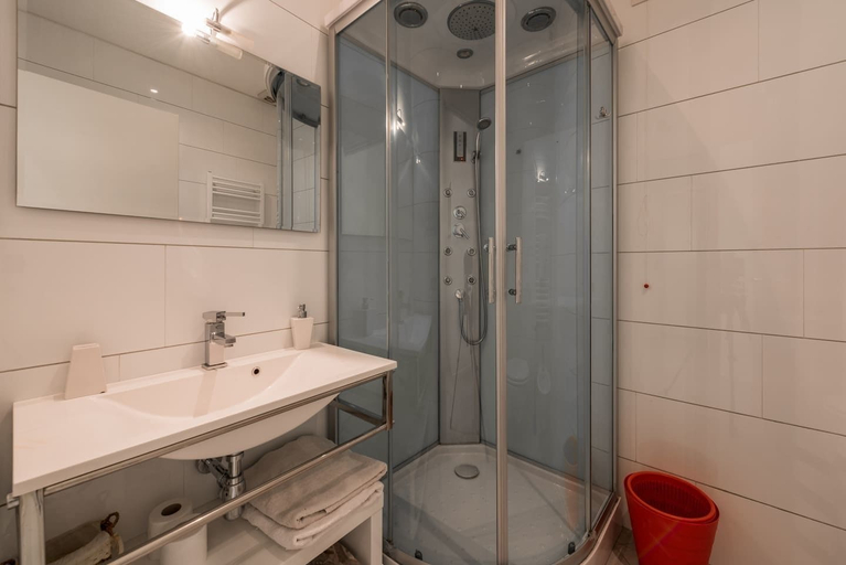 Bathroom 4, A Due Passi dal Centro, Bari