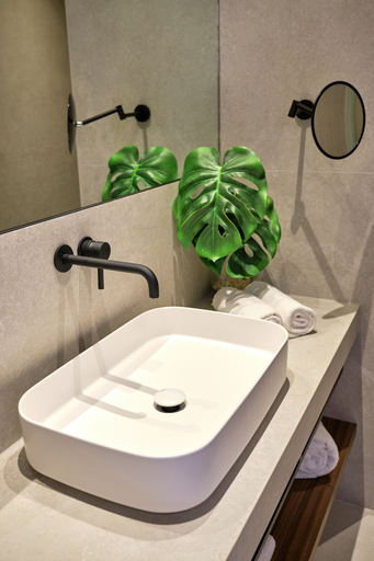 Bathroom 5, L'Avenida Hotel, Baleares