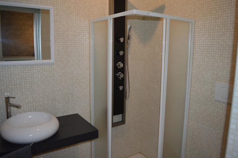 Bathroom 4, Podere San Marco, Bergamo