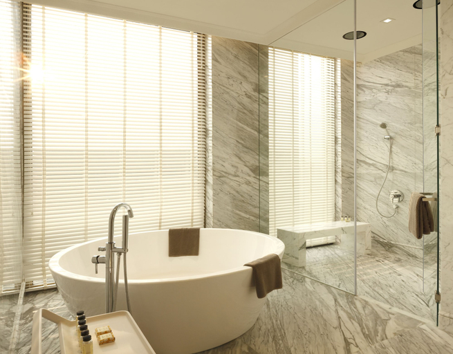 Bathroom 4, Roseate House, Delhi