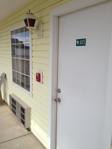 Exterior & Views 21
