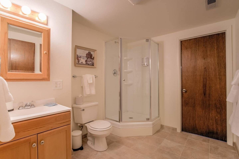 Bathroom 4, 3bdrm Value and Comfortcheyenne Mountain Suburbs!, El Paso
